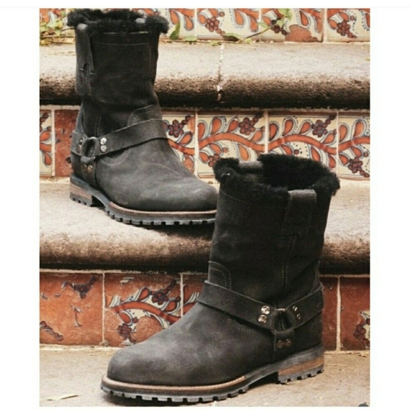 Luxe de Leon Oiled Suede Shearling Lined Boots - Picture 6 of 6